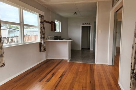 Photo of property in 71 Awaroa Road, Helensville, 0800