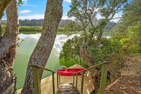 Photo of property in 273 Point Wells Road, Point Wells, 0986