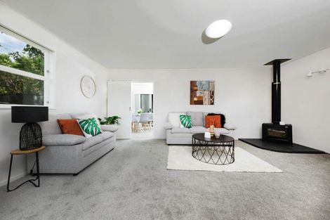 Photo of property in 1/3 Aralia Road, Sunnynook, Auckland, 0620
