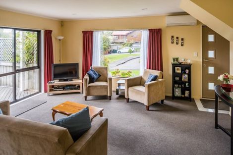 Photo of property in 5 Kedge Lane, Whitby, Porirua, 5024