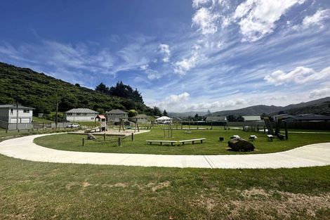 Photo of property in 70 Judd Crescent, Naenae, Lower Hutt, 5011