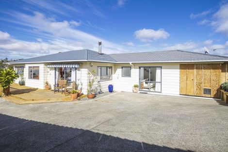 Photo of property in 49 Garton Drive, Massey, Auckland, 0614