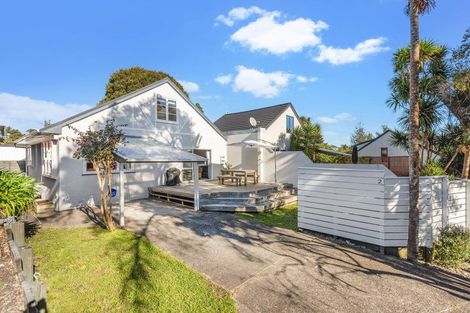 Photo of property in 2/18 Reid Road, New Lynn, Auckland, 0600