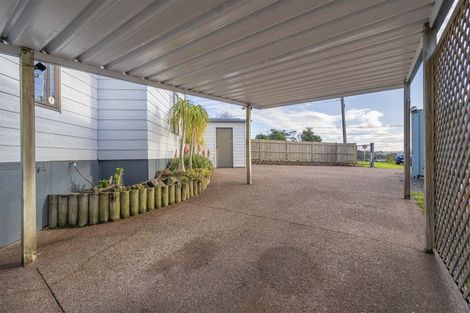 Photo of property in 457 Don Buck Road, Massey, Auckland, 0614