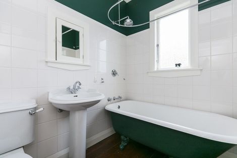 Photo of property in 30 Raumati Terrace, Khandallah, Wellington, 6035