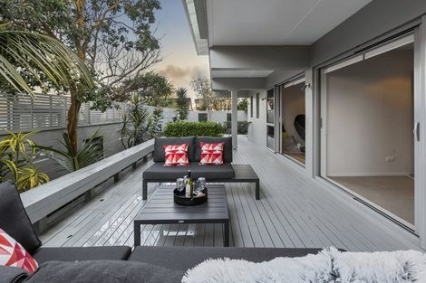 Photo of property in 2/19a Sanders Avenue, Takapuna, Auckland, 0622