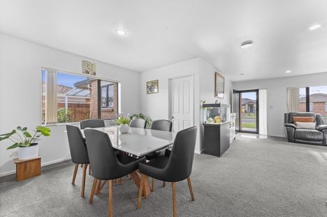 Photo of property in 18 Maadi Place, Papakura, 2110