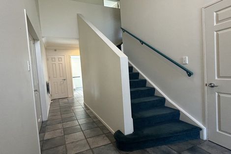 Photo of property in 18 Derry Hill, Churton Park, Wellington, 6037