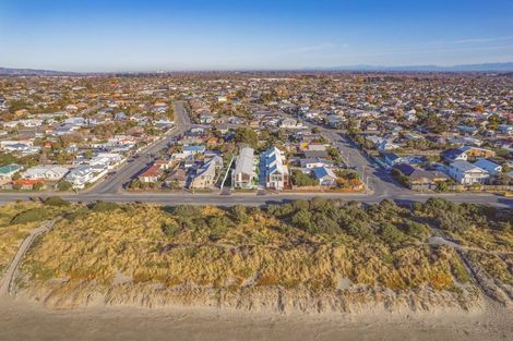 Photo of property in 50 Marine Parade, North New Brighton, Christchurch, 8083
