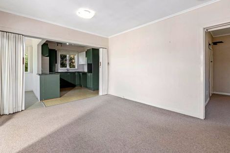 Photo of property in 35 Bayview Road, Browns Bay, Auckland, 0630