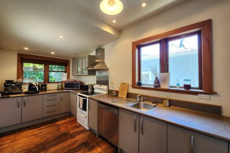 Photo of property in 76 Glenmore Street, Northland, Wellington, 6012