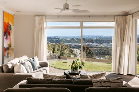 Photo of property in 40 Broadwater Close, Pyes Pa, Tauranga, 3112