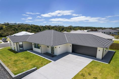 Photo of property in 35 Admiralty Drive, Haruru, 0204
