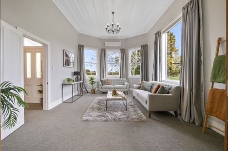 Photo of property in 56 Flint Road W, Stratford, 4332