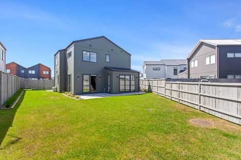 Photo of property in 3 Aquamarine Road, Rosehill, 2113