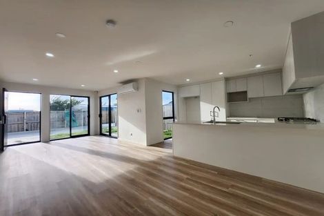Photo of property in 60c Heybridge Street, Manurewa, Auckland, 2102