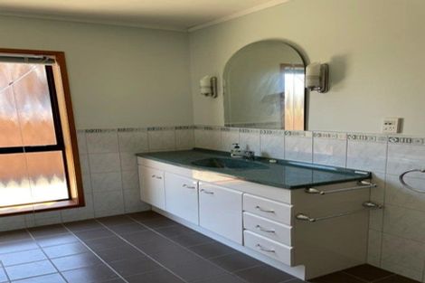 Photo of property in 31 Reflection Drive, West Harbour, Auckland, 0618