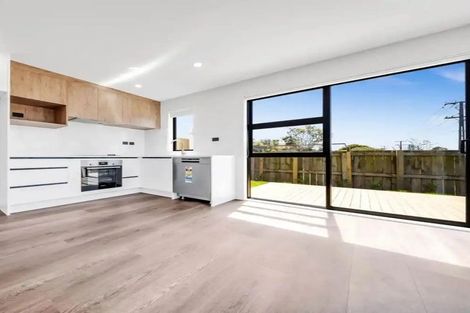Photo of property in 2/15a Union Road, Howick, Auckland, 2014