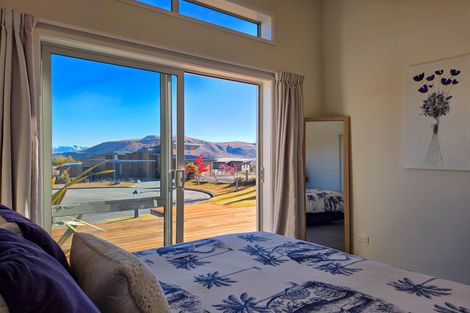Photo of property in 10 Manning Place, Lake Tekapo, 7999