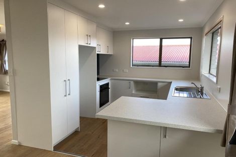 Photo of property in 20 Poplar Grove, Whalers Gate, New Plymouth, 4310
