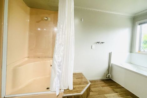 Photo of property in 72 Ridge Road, Howick, Auckland, 2014