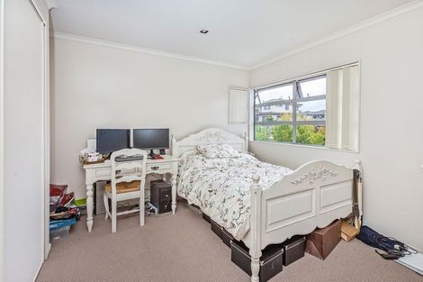 Photo of property in 17 Laurel Oak Drive, Schnapper Rock, Auckland, 0632