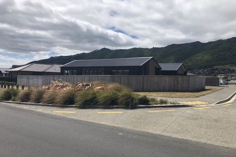 Photo of property in 1 Pohe Street, Waikanae, 5036