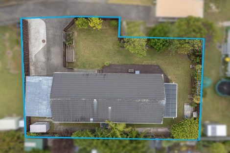 Photo of property in 2/15 Tetrarch Place, Totara Vale, Auckland, 0629