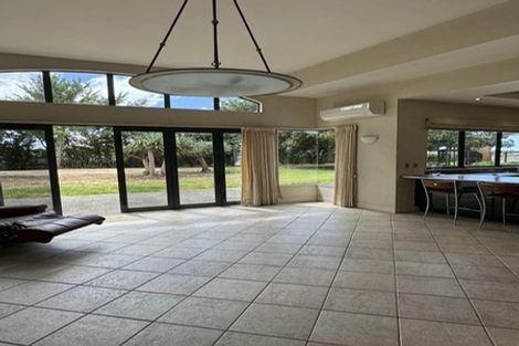 Photo of property in 115 Station Road, Kumeu, 0891