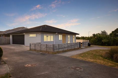 Photo of property in 13 O Ruamano Crescent, Pukekohe, 2120