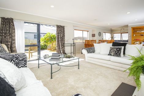 Photo of property in 49 Garton Drive, Massey, Auckland, 0614