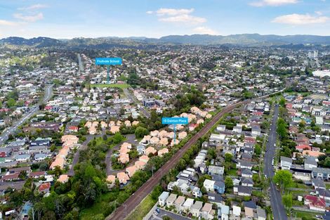 Photo of property in 10 Dainton Place, New Lynn, Auckland, 0600