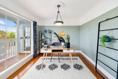 Photo of property in 24 Saunders Close, Whitby, Porirua, 5024