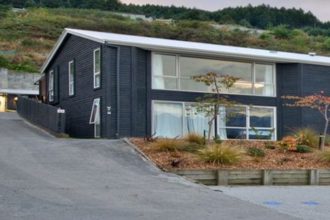 Photo of property in 46 Wynyard Crescent, Fernhill, Queenstown, 9300