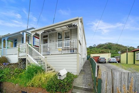 Photo of property in 16 Boyd Terrace, Newtown, Wellington, 6021