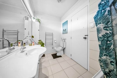 Photo of property in 8 Tawa Place, Waiuku, 2123