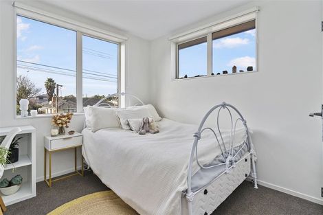 Photo of property in 28 Kotuku Street, Te Atatu Peninsula, Auckland, 0610