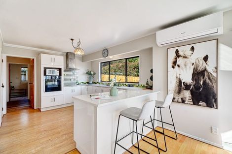 Photo of property in 2/14 Chip Grove, Sunnyhills, Auckland, 2010