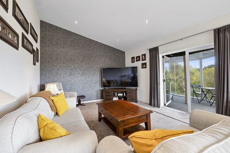 Photo of property in 38 Seaview Road, Marfell, New Plymouth, 4310