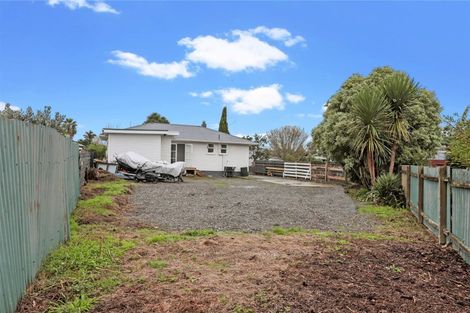 Photo of property in 3 Clinton Avenue, Te Atatu Peninsula, Auckland, 0610