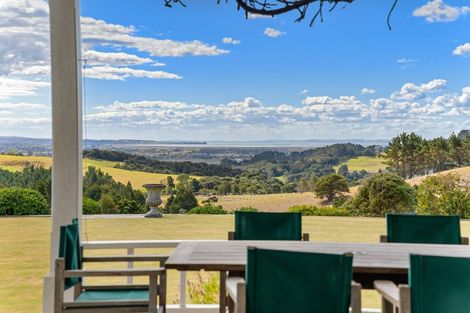 Photo of property in 38 Kaipara View Road, Helensville, 0875