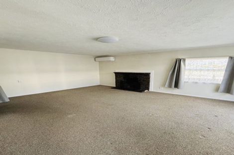 Photo of property in 4 Kaponga Crescent, New Lynn, Auckland, 0600