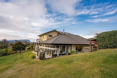 Photo of property in 1 Hollyhock Lane, Wanaka, 9305