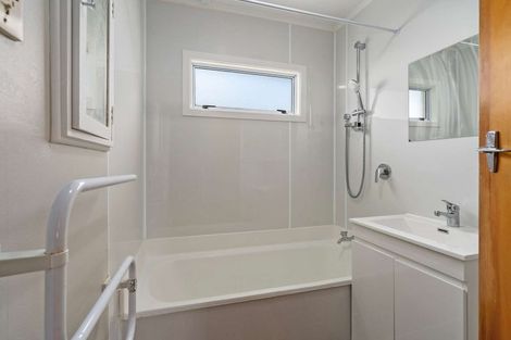 Photo of property in 2/145 College Street, Awapuni, Palmerston North, 4412