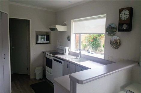 Photo of property in 1 Mangorei Road, Merrilands, New Plymouth, 4312