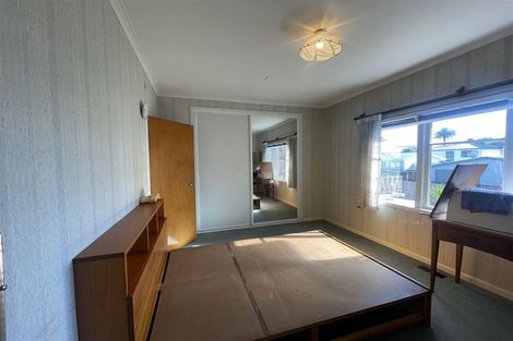 Photo of property in 90 Roberts Road, Te Atatu South, Auckland, 0610