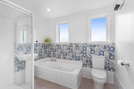 Photo of property in 6 Wilding Street, Saint Martins, Christchurch, 8022