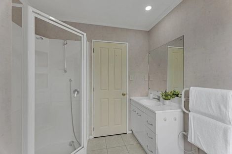 Photo of property in 96a Manuroa Road, Takanini, 2112