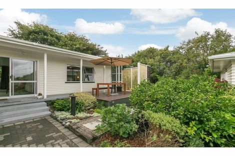 Photo of property in 805 State Highway 16, Waimauku, 0883