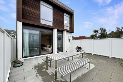Photo of property in 149u5 Onepu Road, Lyall Bay, Wellington, 6022